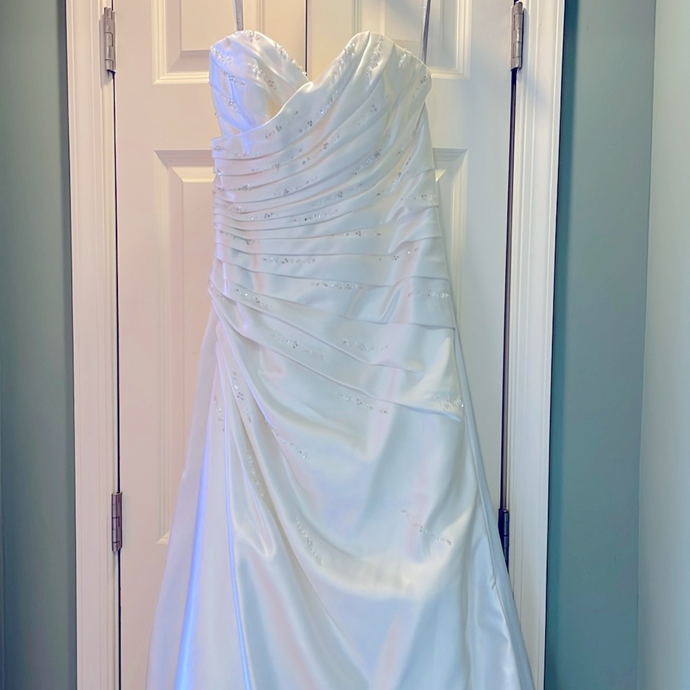 Alfred Angelo wedding dress - size 2
